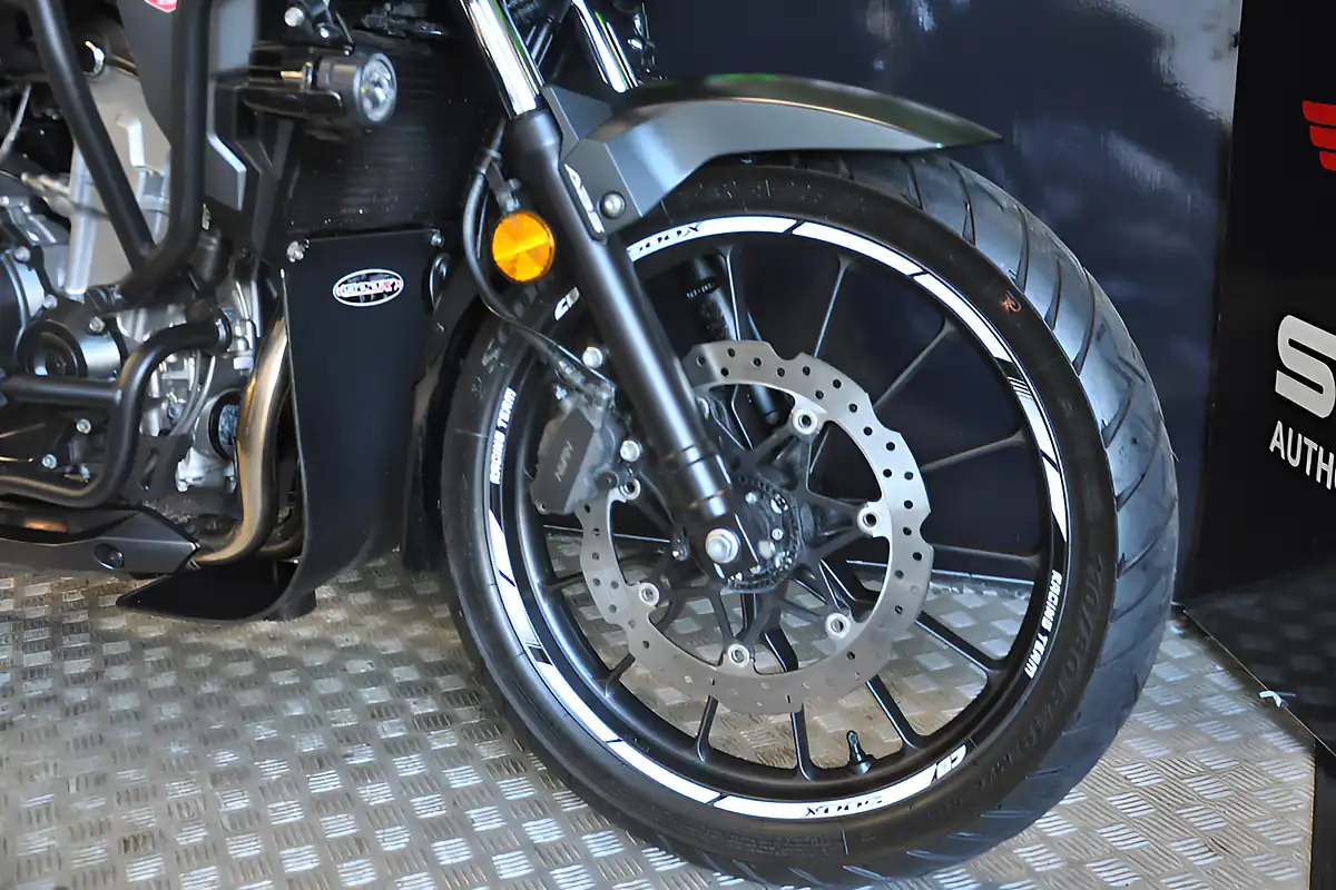 Used 2019 Honda CB500X Black - Interior and Exterior details 16