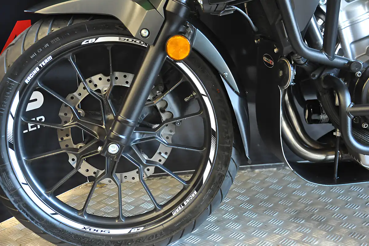 Used 2019 Honda CB500X Black - Interior and Exterior details 8