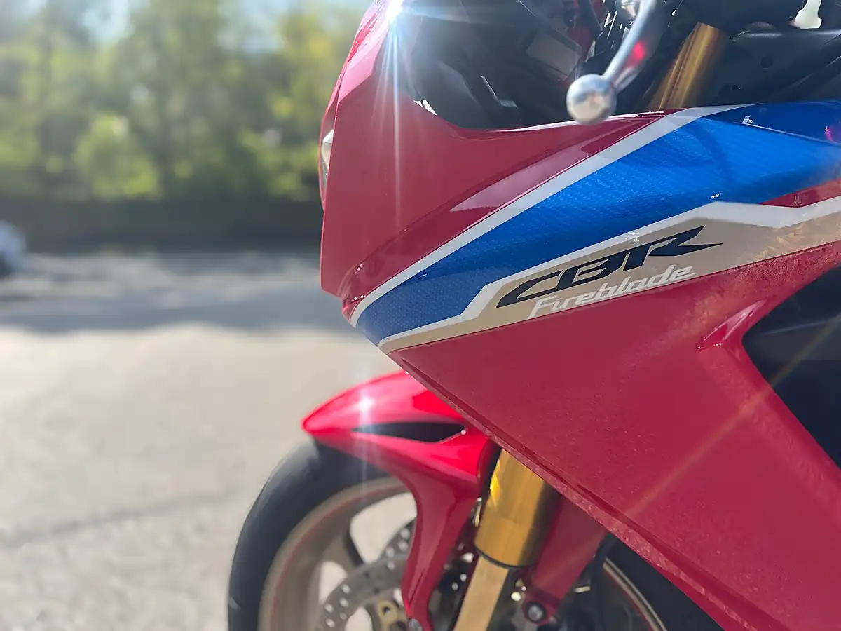 Used 2019 Honda CBR1000RR Fireblade SP2 Red - Interior and Exterior details 15