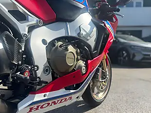 Used 2019 Honda CBR1000RR Fireblade SP2 Red - Interior and Exterior details 8