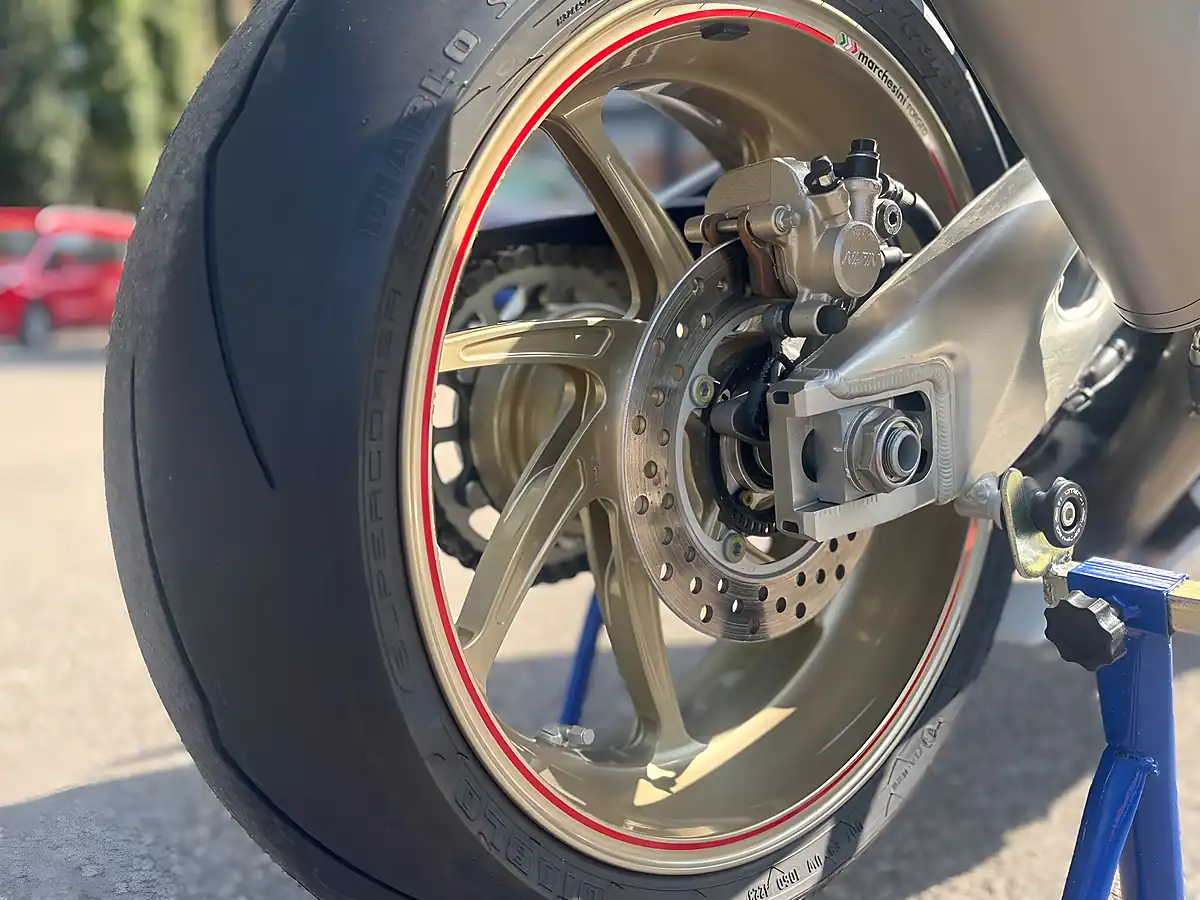 Used 2019 Honda CBR1000RR Fireblade SP2 Red - Interior and Exterior details 9