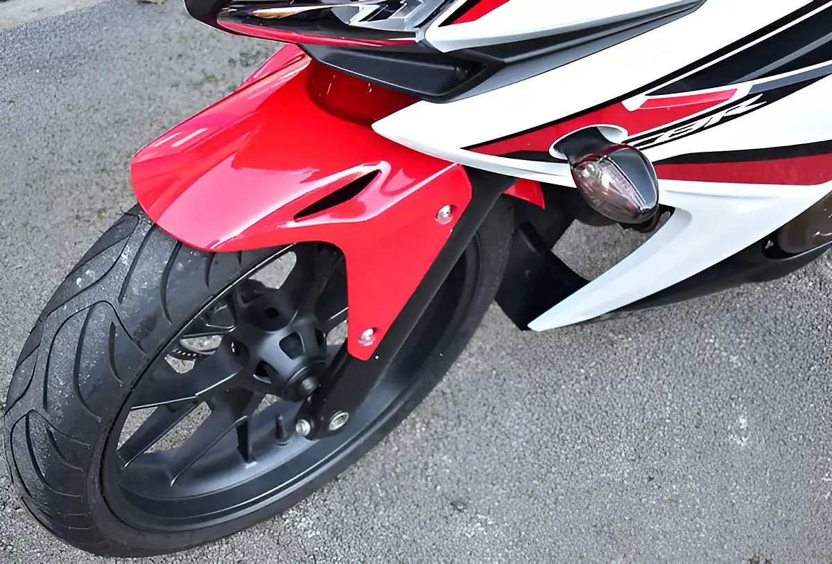 Used 2019 Honda CBR500R Pearl Metalloid White - Interior and Exterior details 8