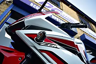 Used 2019 Honda CBR500R Pearl Metalloid White - Interior and Exterior details 9