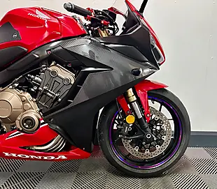 Used 2019 Honda CBR650R Super Sports Red - Interior and Exterior details 10