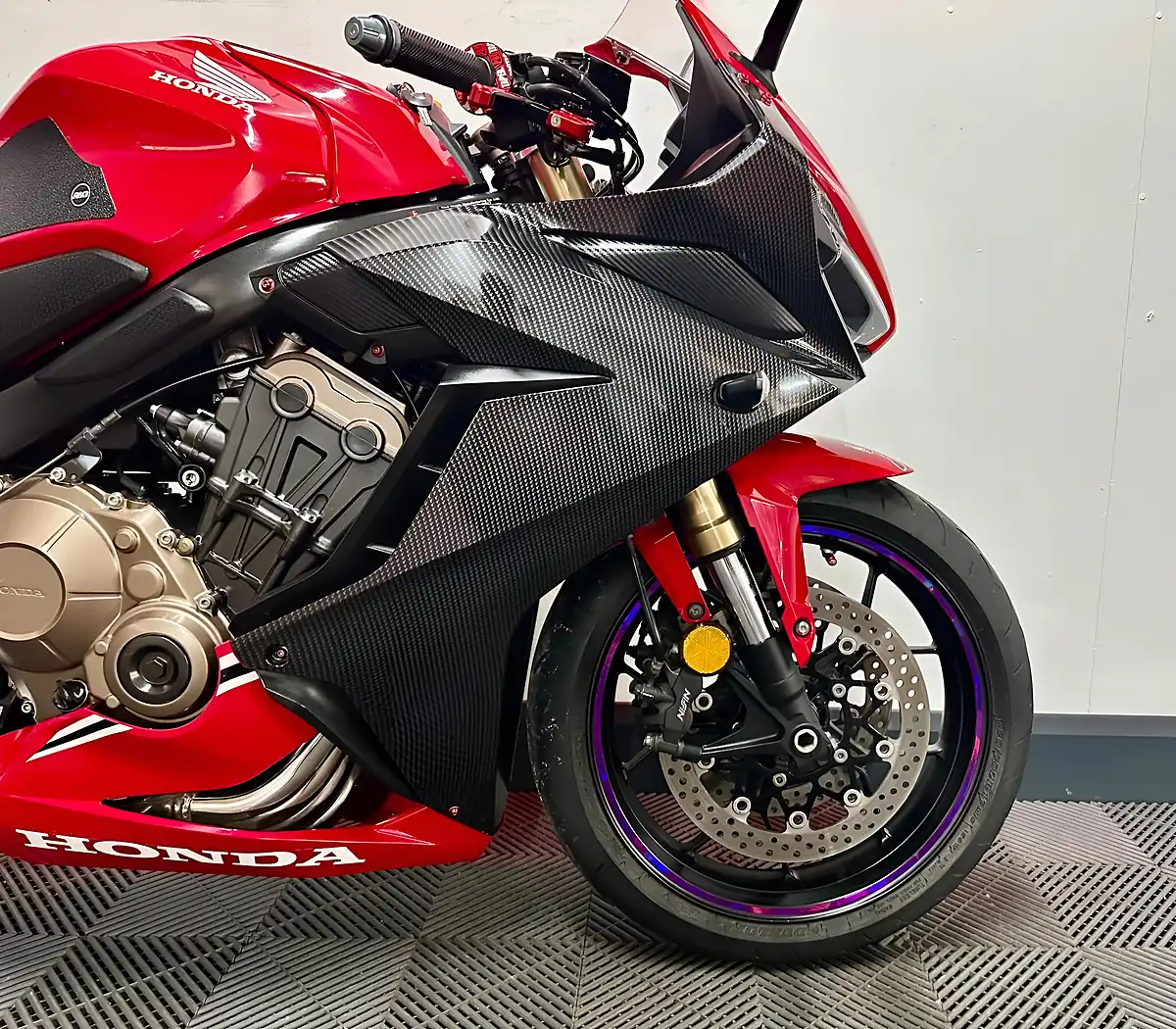 Used 2019 Honda CBR650R Super Sports Red - Interior and Exterior details 10