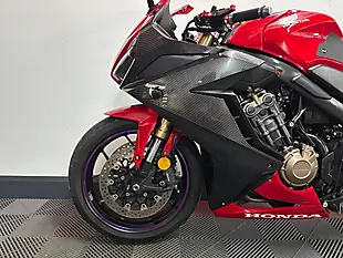 Used 2019 Honda CBR650R Super Sports Red - Interior and Exterior details 16