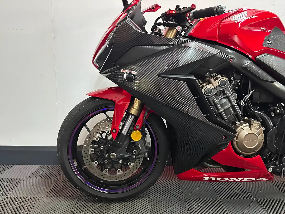 Used 2019 Honda CBR650R Super Sports Red - Interior and Exterior details 16