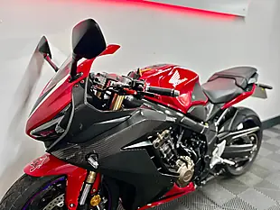 Used 2019 Honda CBR650R Super Sports Red - Interior and Exterior details 19
