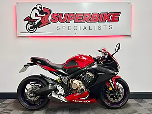 Used 2019 Honda CBR650R Super Sports Red - Interior and Exterior details 2