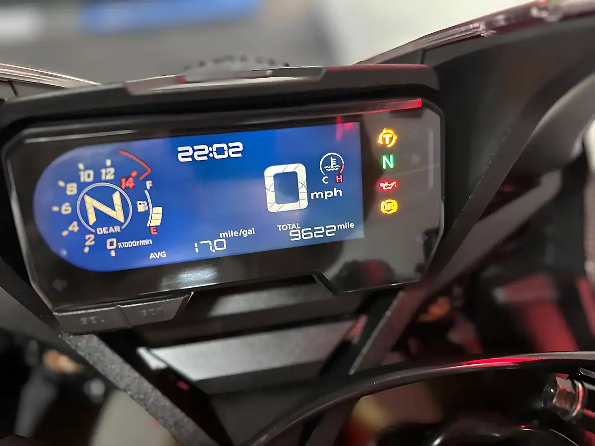Used 2019 Honda CBR650R Super Sports Red - Interior and Exterior details 20