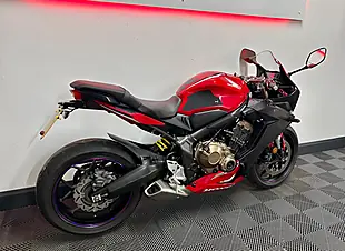 Used 2019 Honda CBR650R Super Sports Red - Interior and Exterior details 5