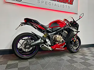 Used 2019 Honda CBR650R Super Sports Red - Interior and Exterior details 6