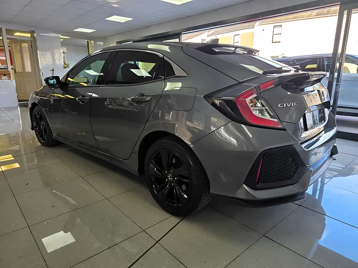 Used 2019 Honda Civic Ex Silver - Interior and Exterior details 4