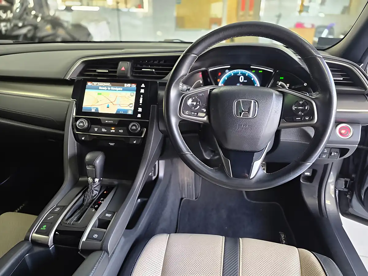 Used 2019 Honda Civic Ex Silver - Interior and Exterior details 7