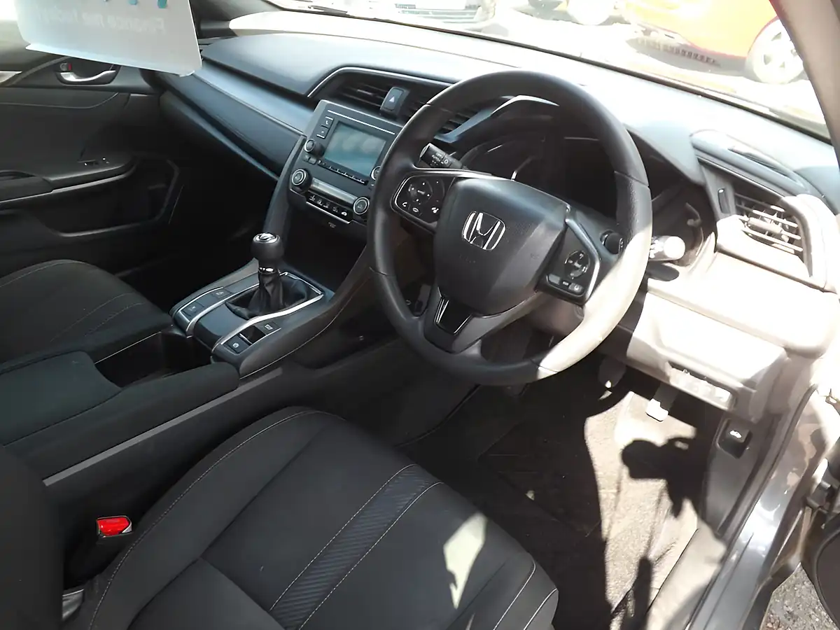Used 2019 Honda Civic Se Grey - Interior and Exterior details 14
