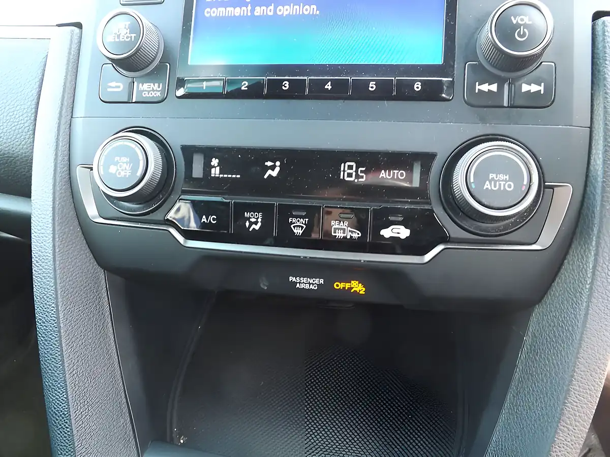 Used 2019 Honda Civic Se Grey - Interior and Exterior details 18