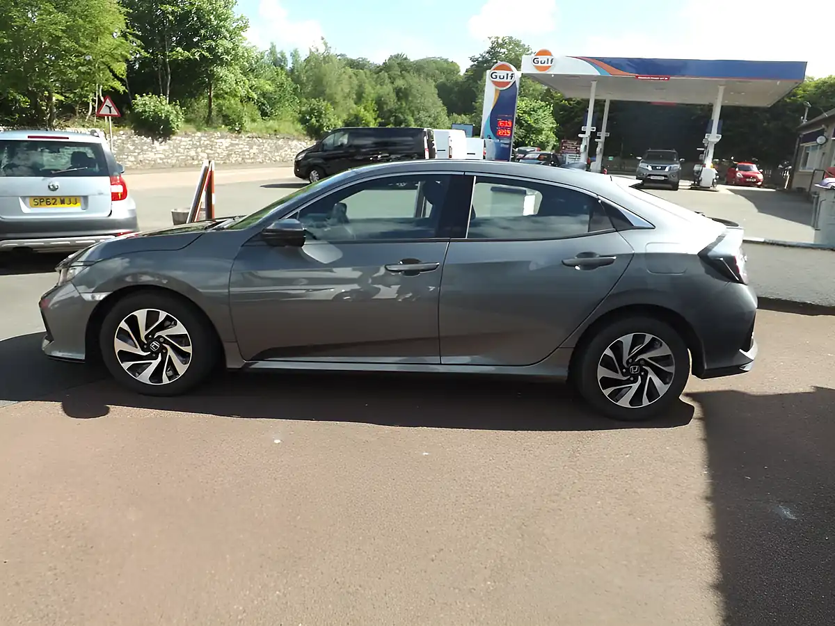 Used 2019 Honda Civic Se Grey - Interior and Exterior details 4