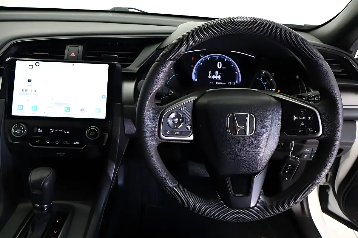 Used 2019 Honda Civic Se Hatchback White - Interior and Exterior details 7
