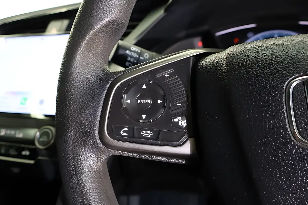 Used 2019 Honda Civic Se Hatchback White - Interior and Exterior details 9
