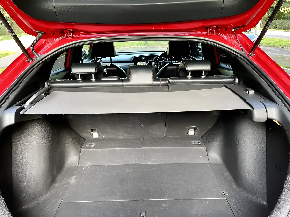 Used 2019 Honda Civic Sport Line Red - Interior and Exterior details 9