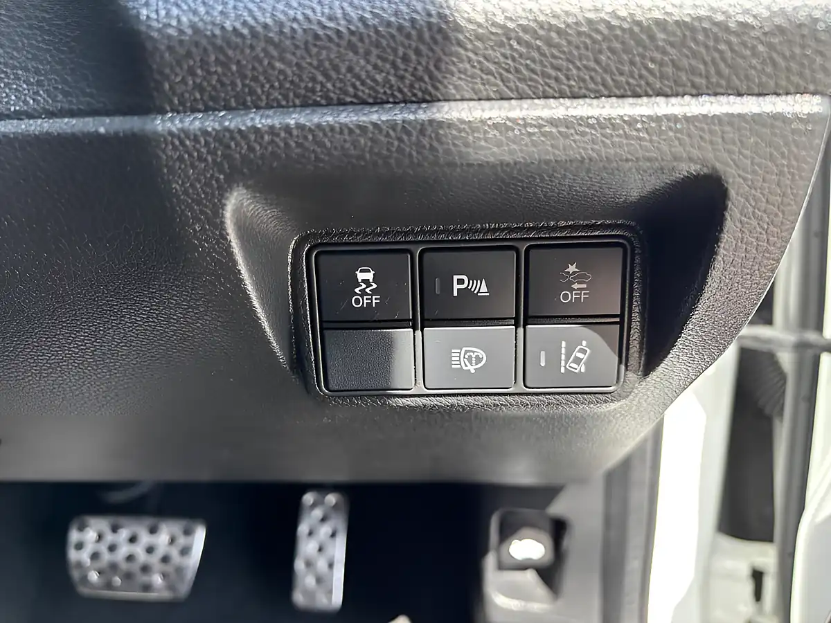 Used 2019 Honda Civic Sport White - Interior and Exterior details 20