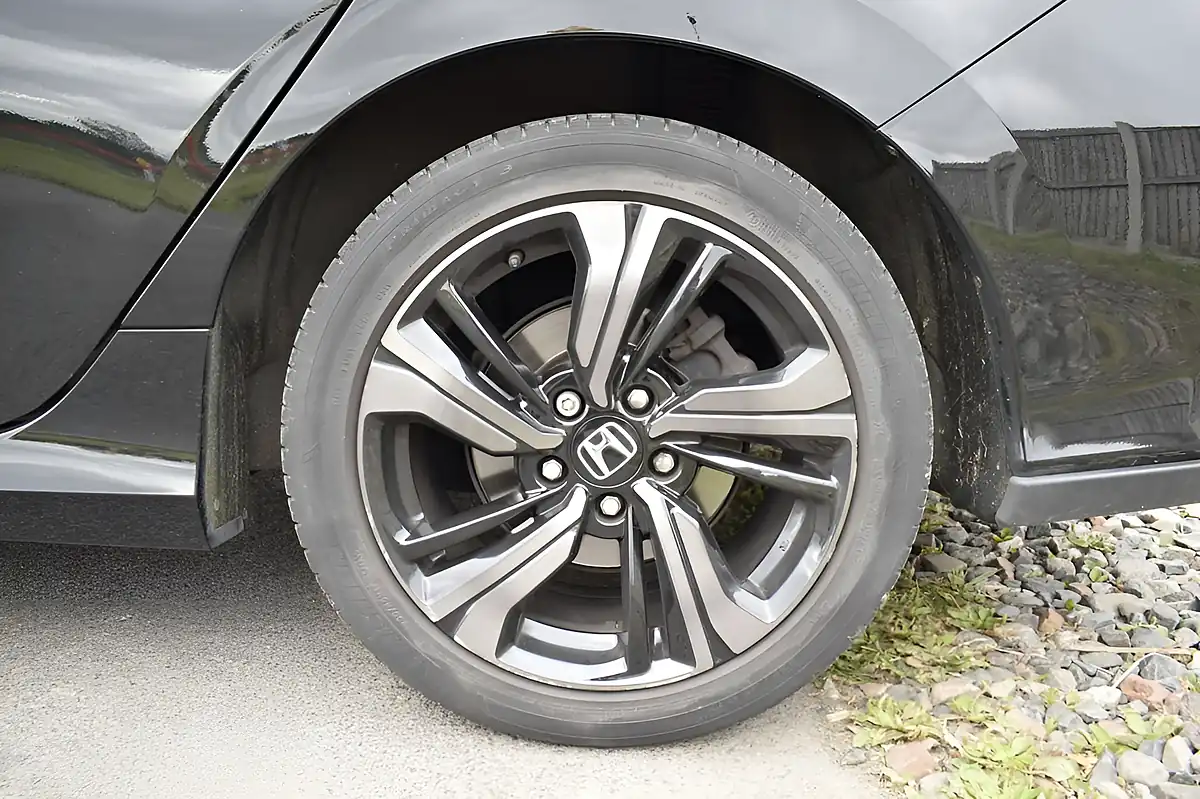 Used 2019 Honda Civic Sr Black - Interior and Exterior details 16