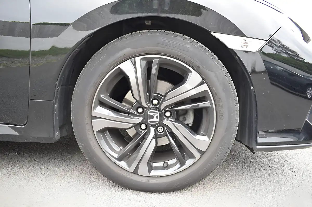 Used 2019 Honda Civic Sr Black - Interior and Exterior details 18