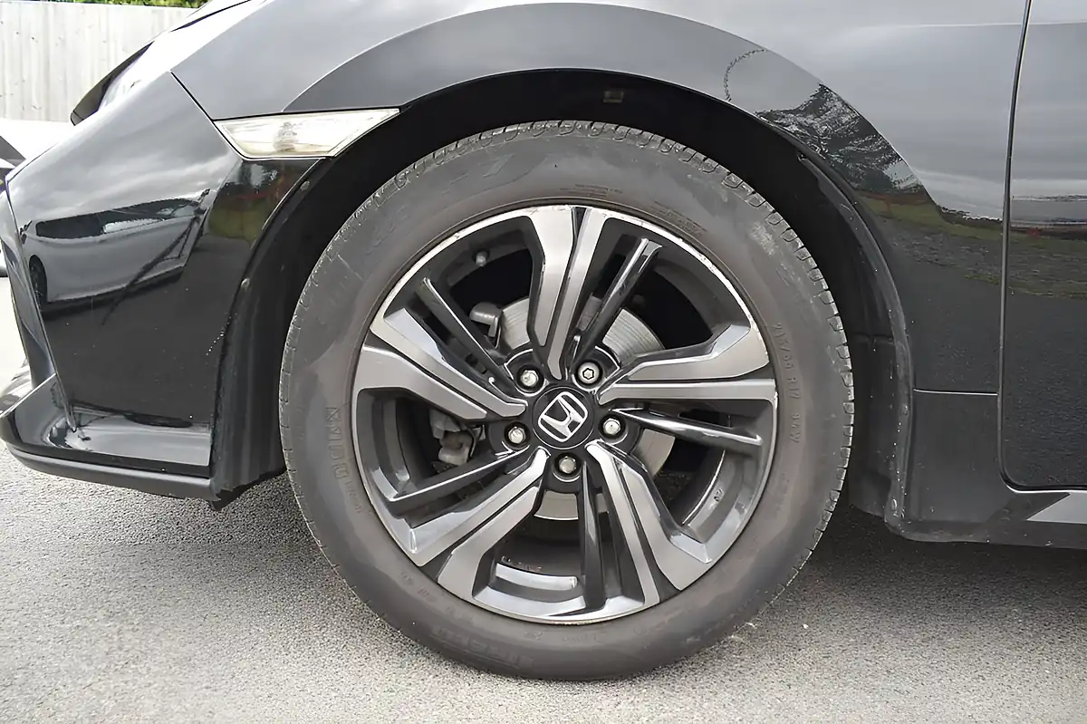 Used 2019 Honda Civic Sr Black - Interior and Exterior details 4