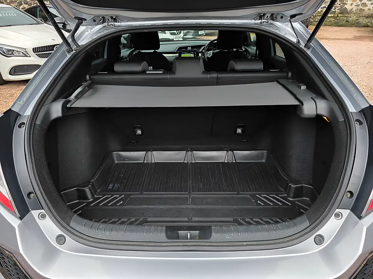 Used 2019 Honda Civic Sr Lunar Silver Metallic - Interior and Exterior details 13