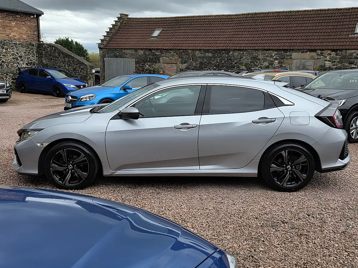Used 2019 Honda Civic Sr Lunar Silver Metallic - Interior and Exterior details 14