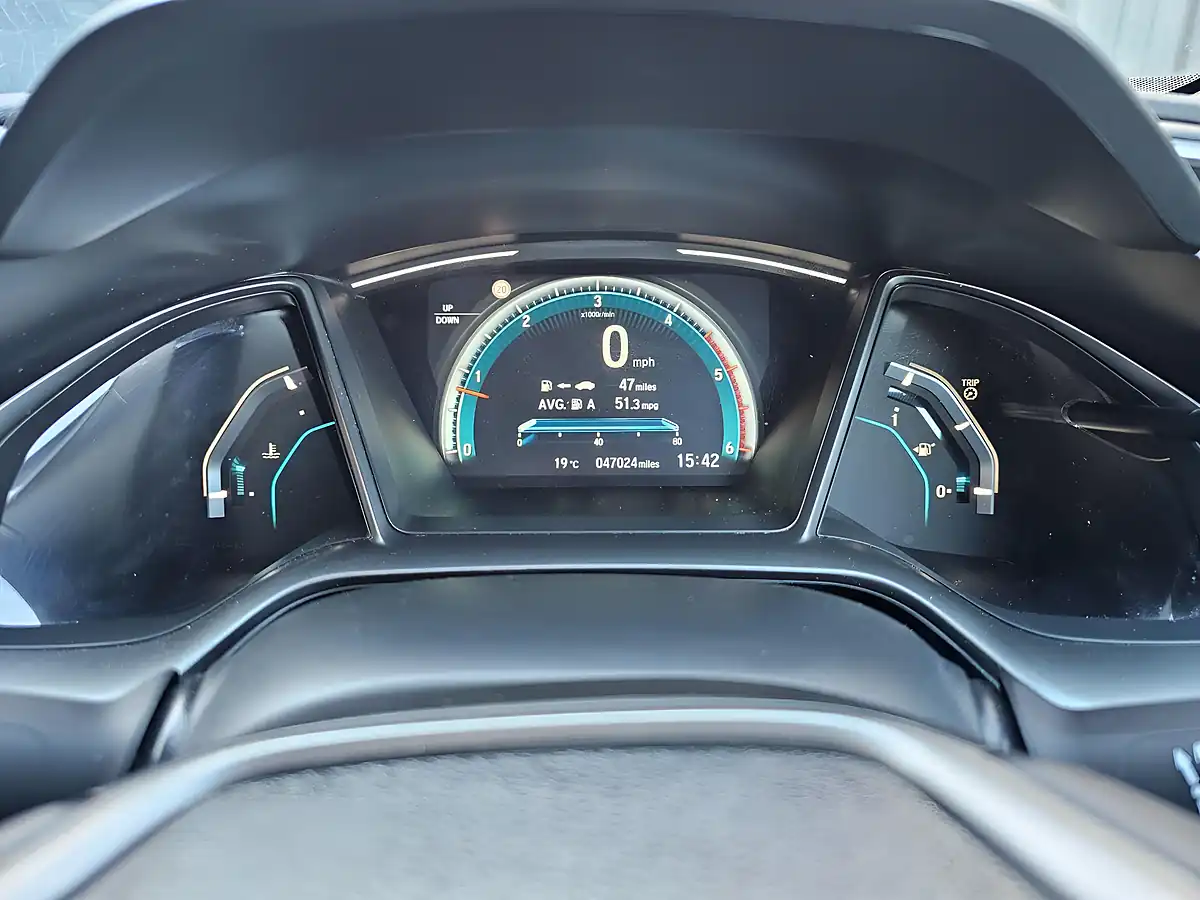 Used 2019 Honda Civic Sr White - Interior and Exterior details 17