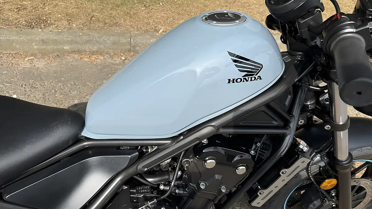 Used 2019 Honda CMX500 Rebel Grey - Interior and Exterior details 8