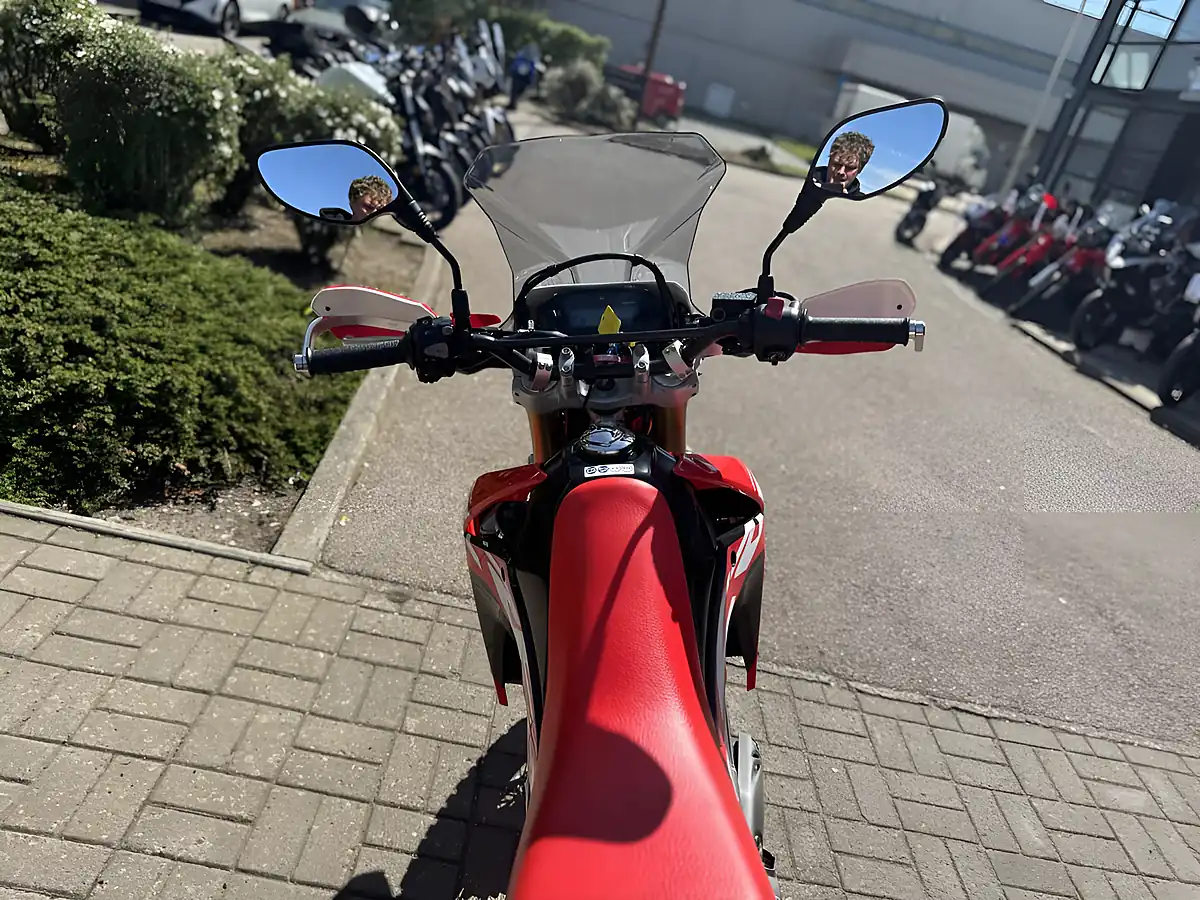 Used 2019 Honda Crf 250 La-H Red - Interior and Exterior details 9