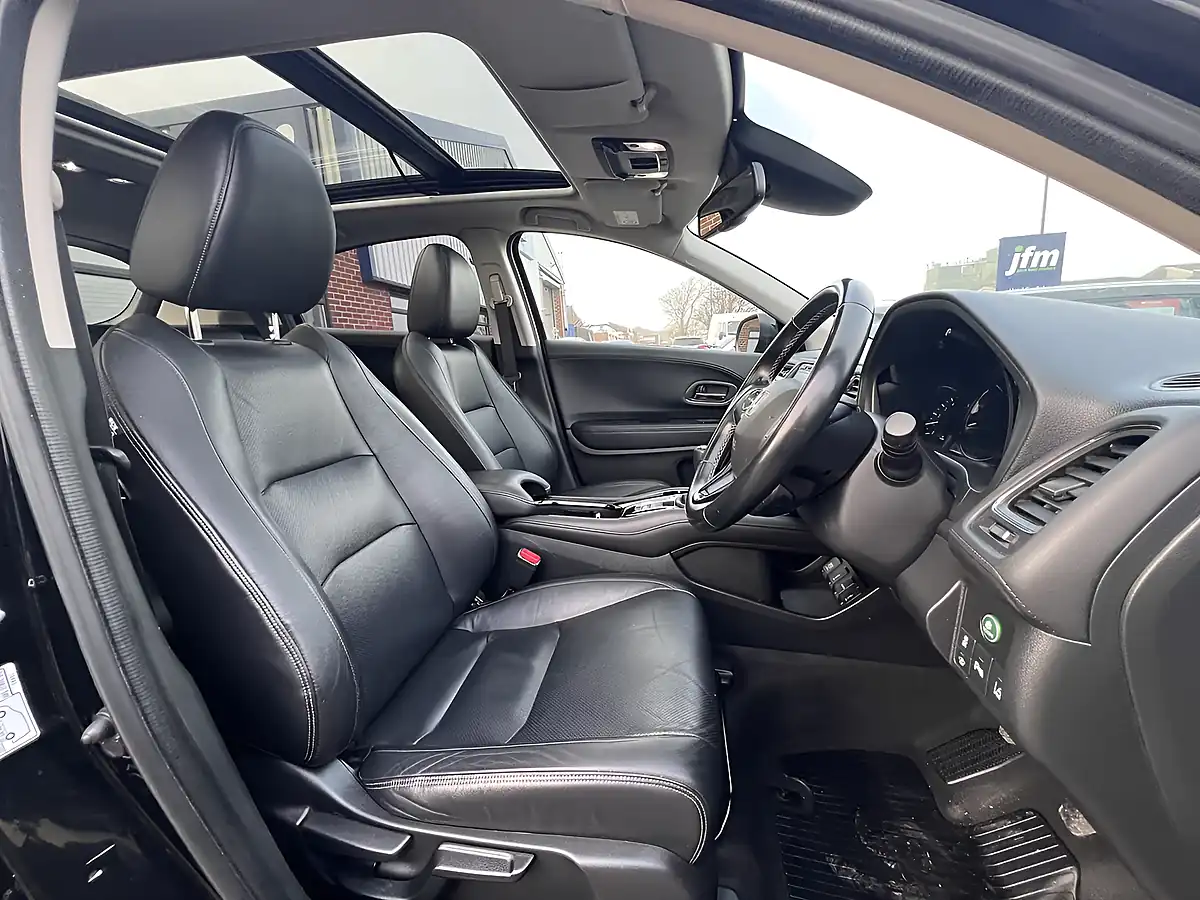 Used 2019 Honda Hr-V Ex Crystal Black Metallic - Interior and Exterior details 3