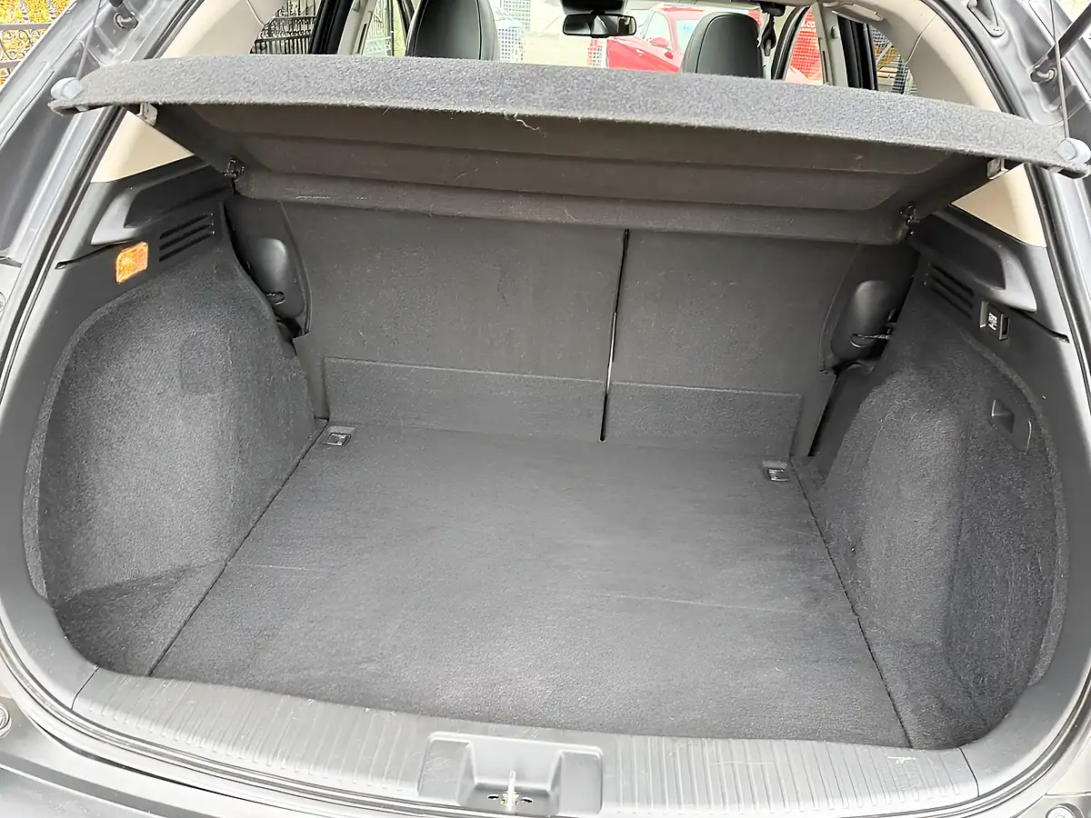 Used 2019 Honda Hr-V Ex Platinum Grey - Interior and Exterior details 16