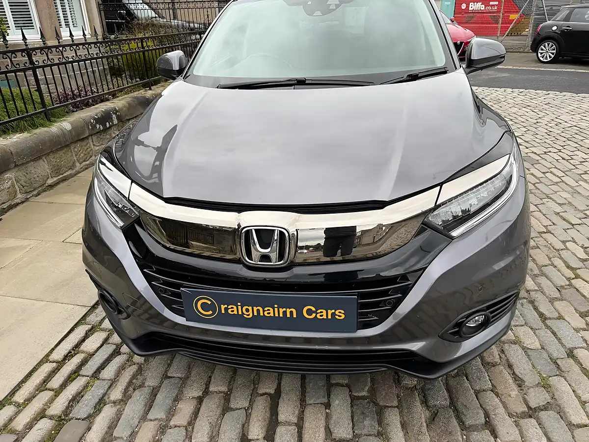 Used 2019 Honda Hr-V Ex Platinum Grey - Interior and Exterior details 19