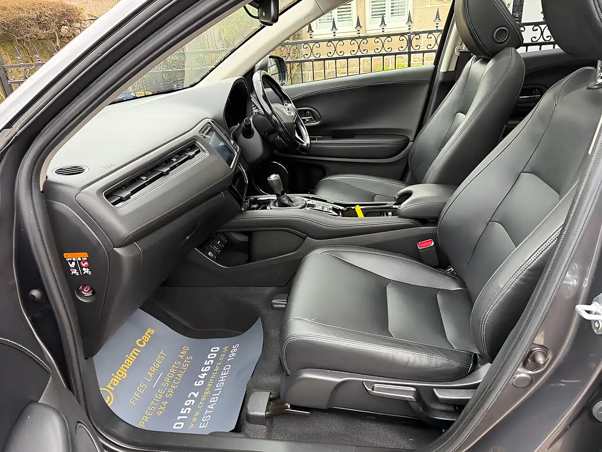 Used 2019 Honda Hr-V Ex Platinum Grey - Interior and Exterior details 20