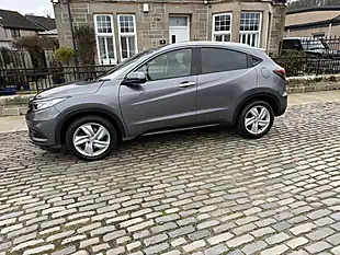 Used 2019 Honda Hr-V Ex Platinum Grey - Interior and Exterior details 6