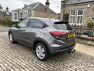 Used 2019 Honda Hr-V Ex Platinum Grey - Interior and Exterior details 9