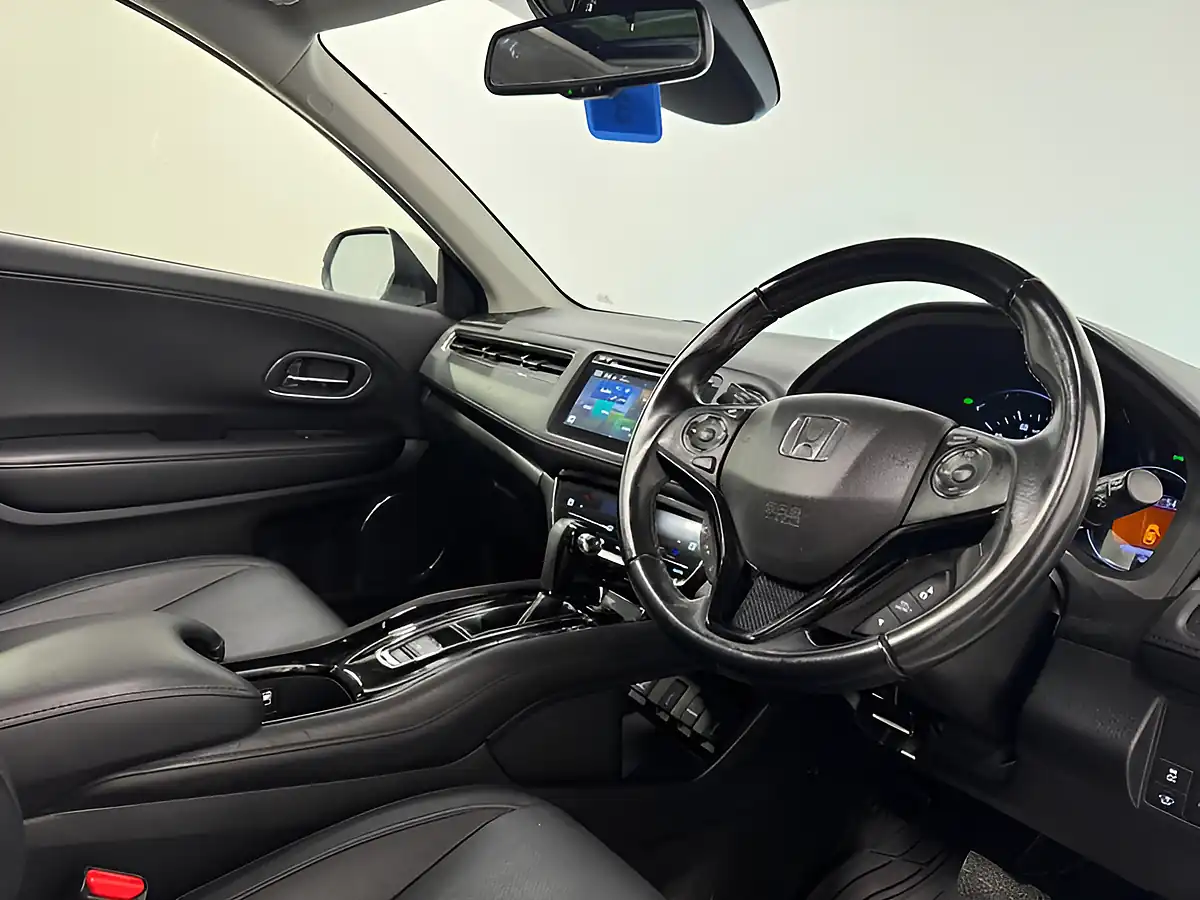 Used 2019 Honda Hr-V Ex White - Interior and Exterior details 11