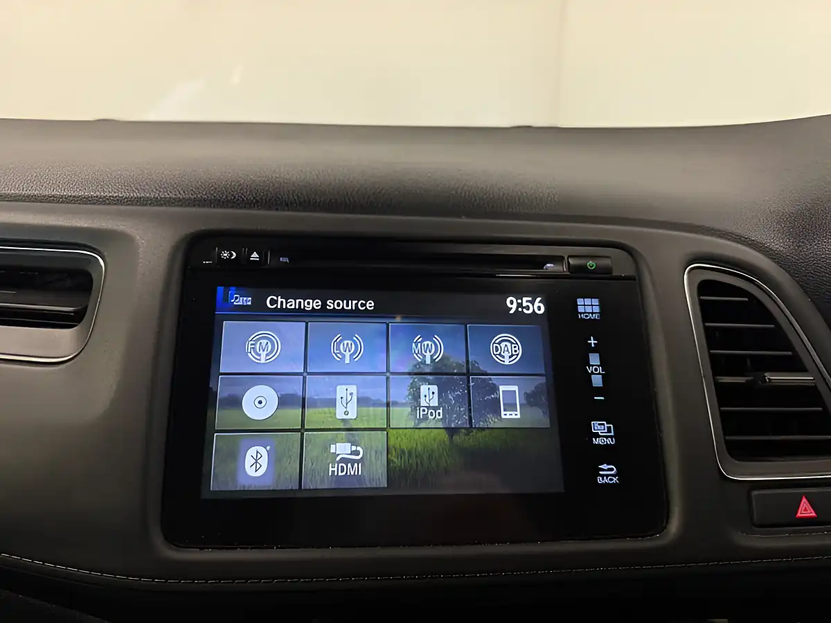 Used 2019 Honda Hr-V Ex White - Interior and Exterior details 19