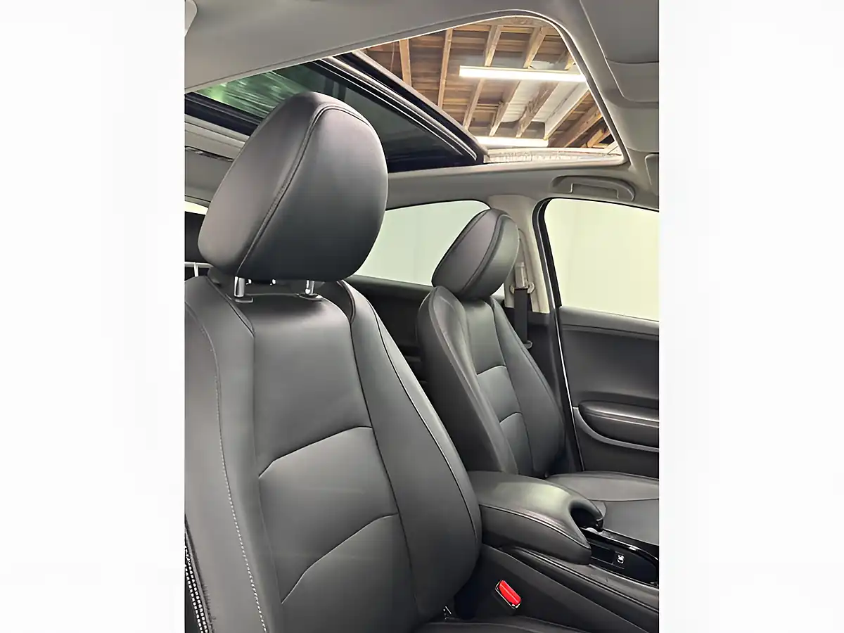 Used 2019 Honda Hr-V Ex White - Interior and Exterior details 9