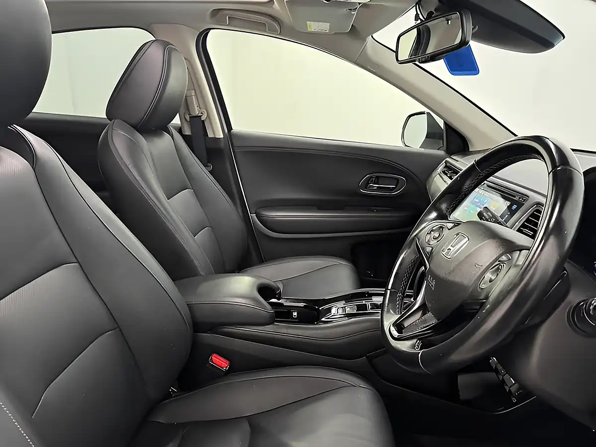 Used 2019 Honda Hr-V Ex White - Interior and Exterior details 10