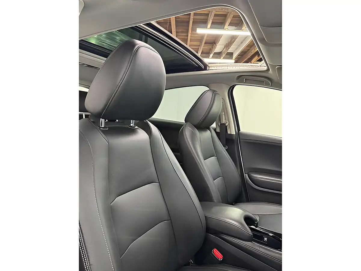 Used 2019 Honda Hr-V Ex White - Interior and Exterior details 9