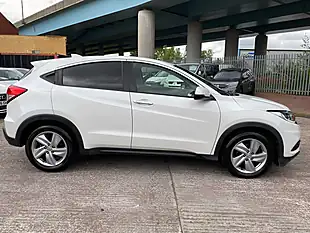 Used 2019 Honda Hr-V Se White - Interior and Exterior details 12