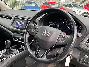 Used 2019 Honda Hr-V Se White - Interior and Exterior details 13