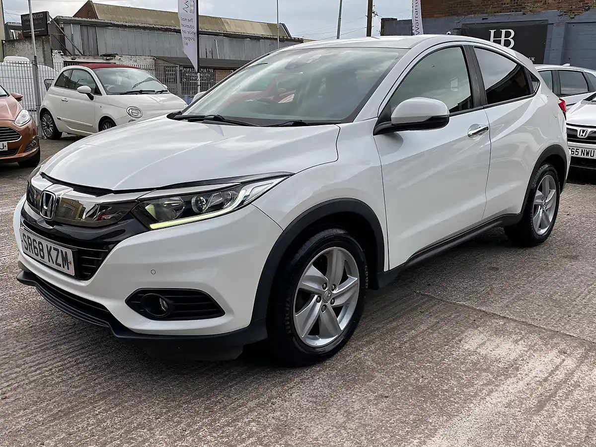 Used 2019 Honda Hr-V Se White - Interior and Exterior details 6