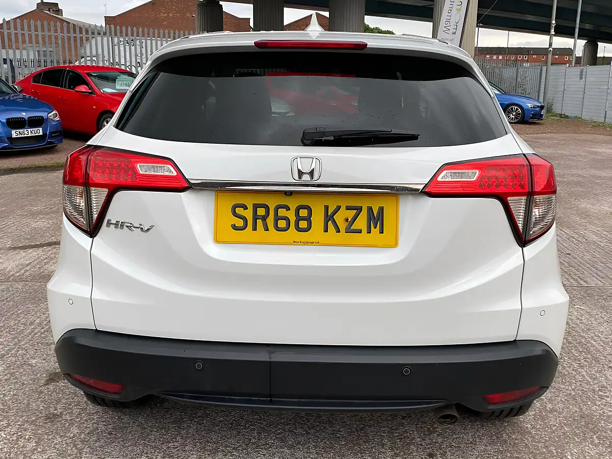 Used 2019 Honda Hr-V Se White - Interior and Exterior details 9