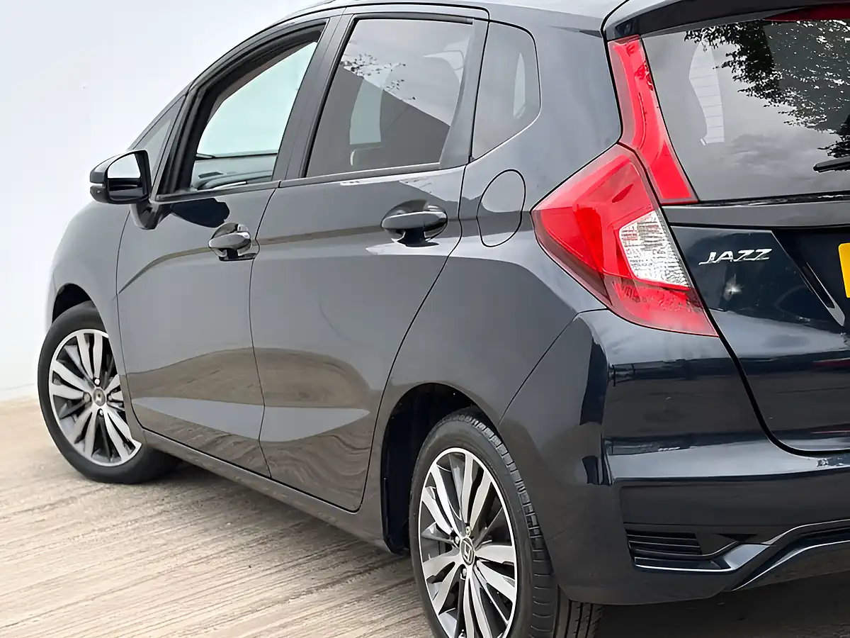Used 2019 Honda Jazz Ex Midnight Blue Beam - Interior and Exterior details 14