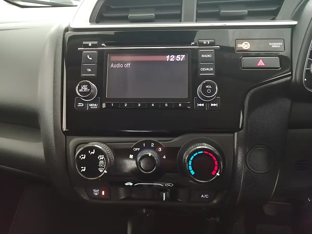 Used 2019 Honda Jazz S Lunar Silver - Interior and Exterior details 14
